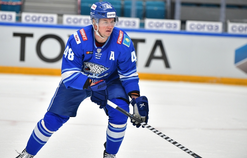 Roman Starchenko played 700 matches in the KHL