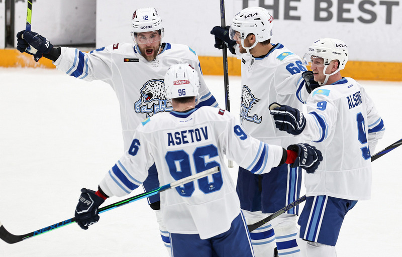Berglund and Assetov after the match with CSKA