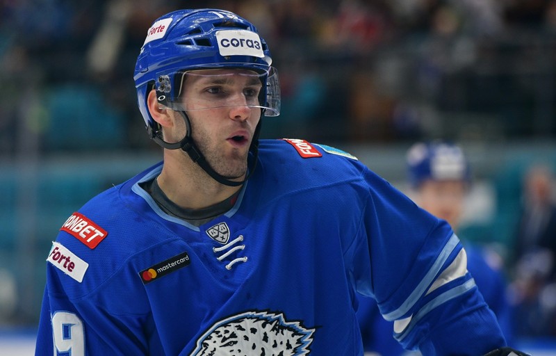 KHL. Vey stays in Barys
