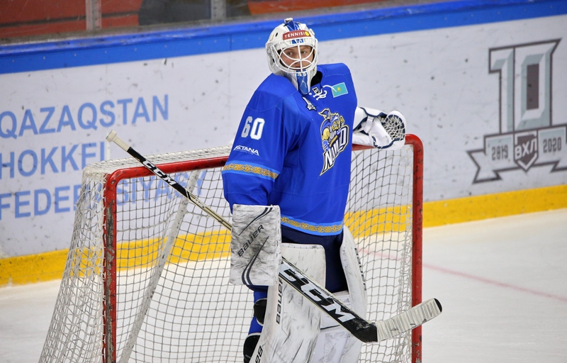Denis Karatayev has extended his contract with Barys