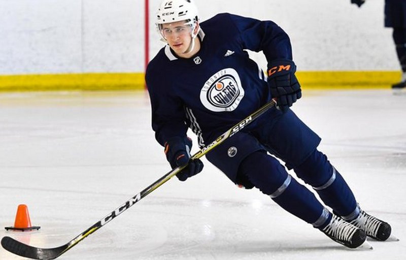KHL. Kirill Maximov on loan for one year