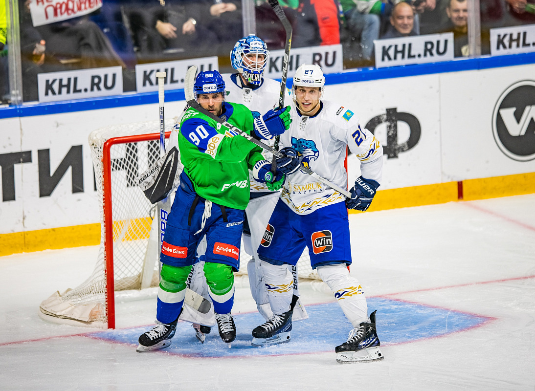 Barys lineup for the road stand
