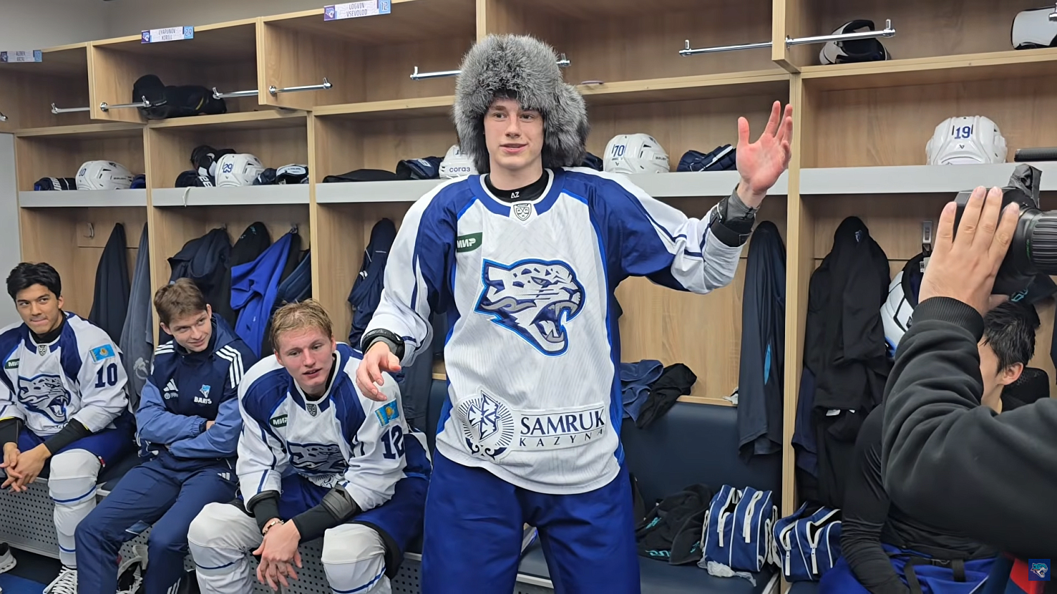 Neftekhimik winning locker room — Barys