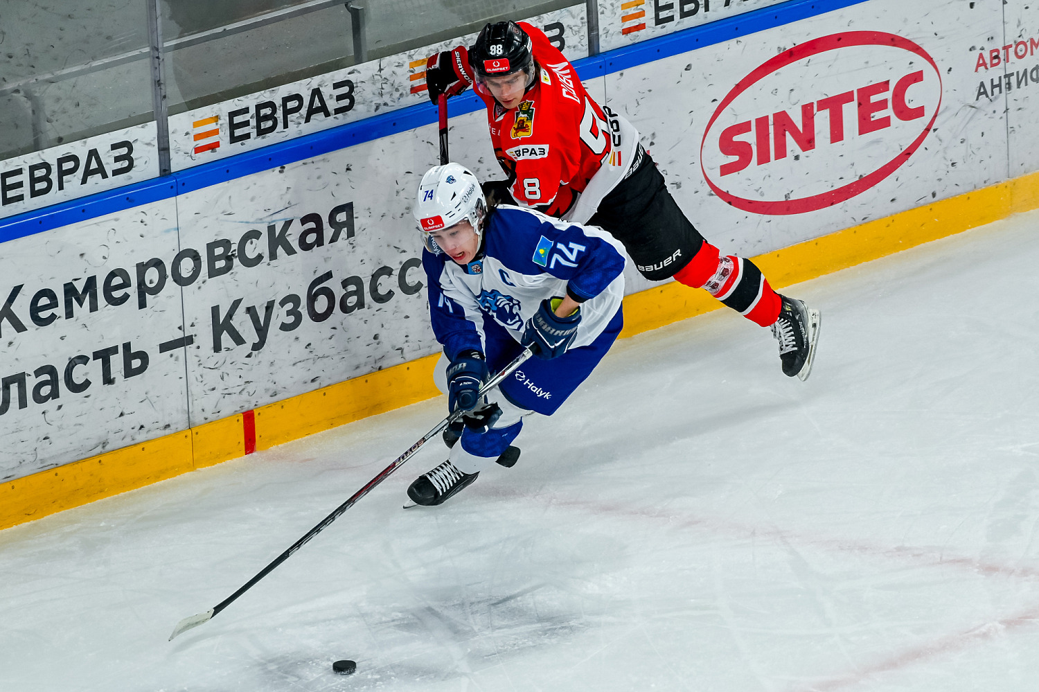 Kuznetskie Medvedi - Snezhnye Barsy