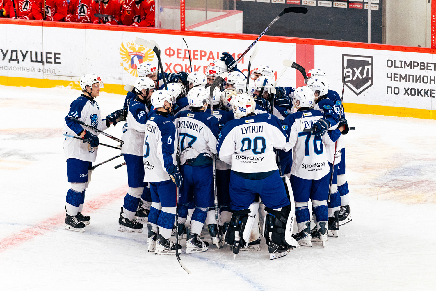 The winning locker room of Snezhnye Barsy - Avto