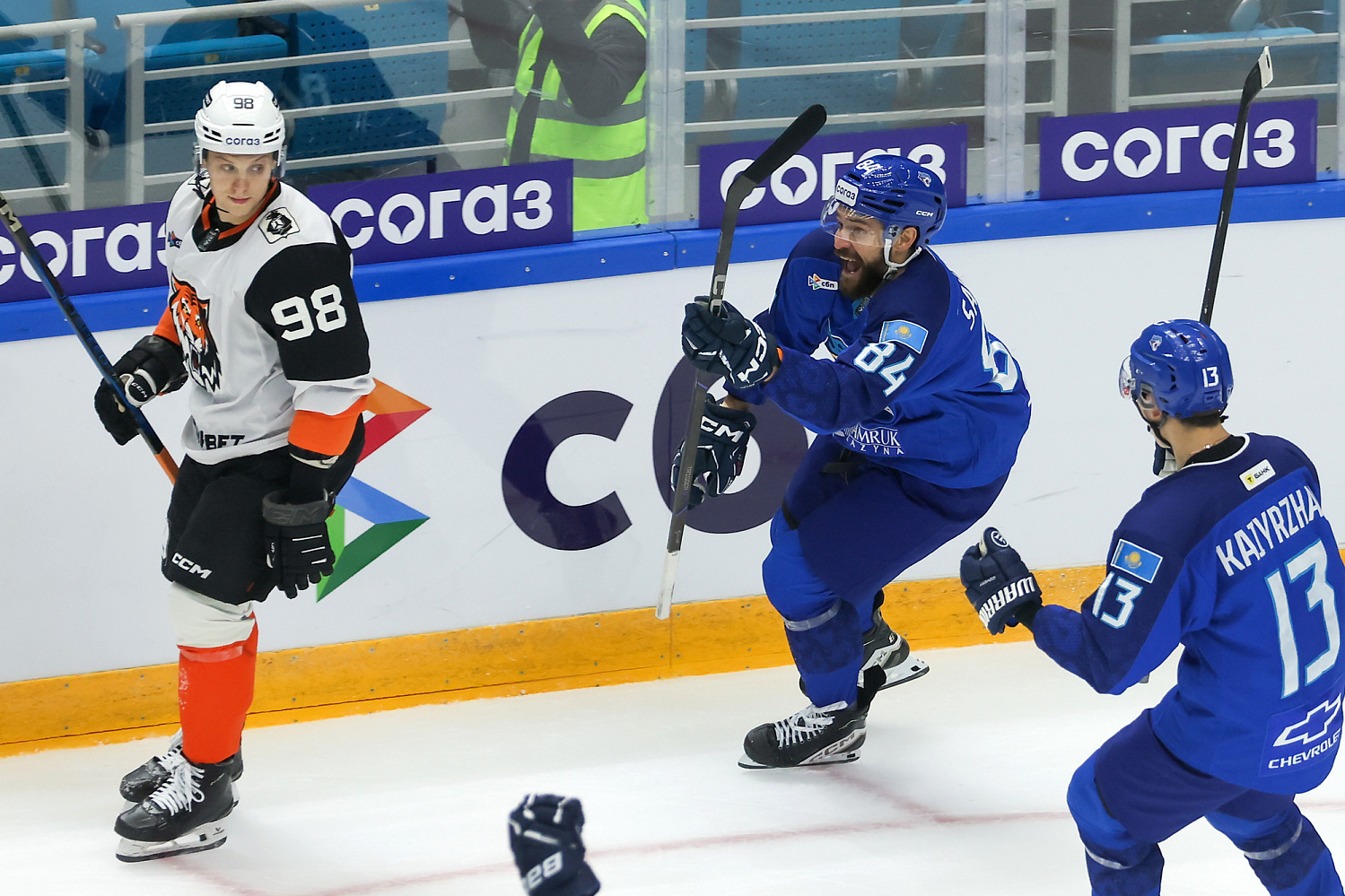 Barys Ends Losing Streak Against Amur