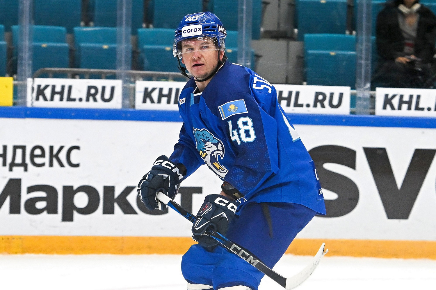 Barys re-signs Roman Starchenko