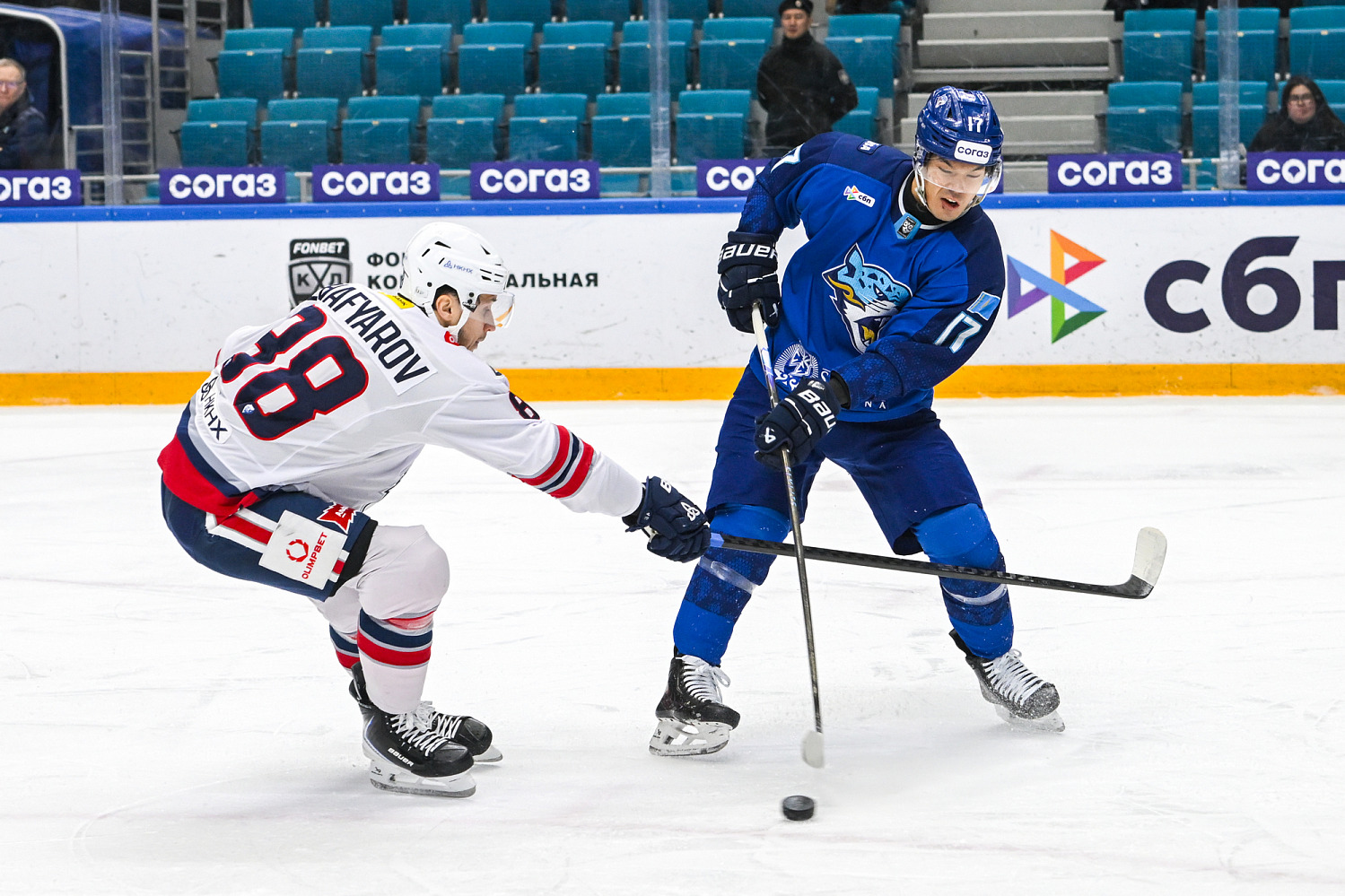 Barys Fail to Break Through Neftekhimik’s Defense