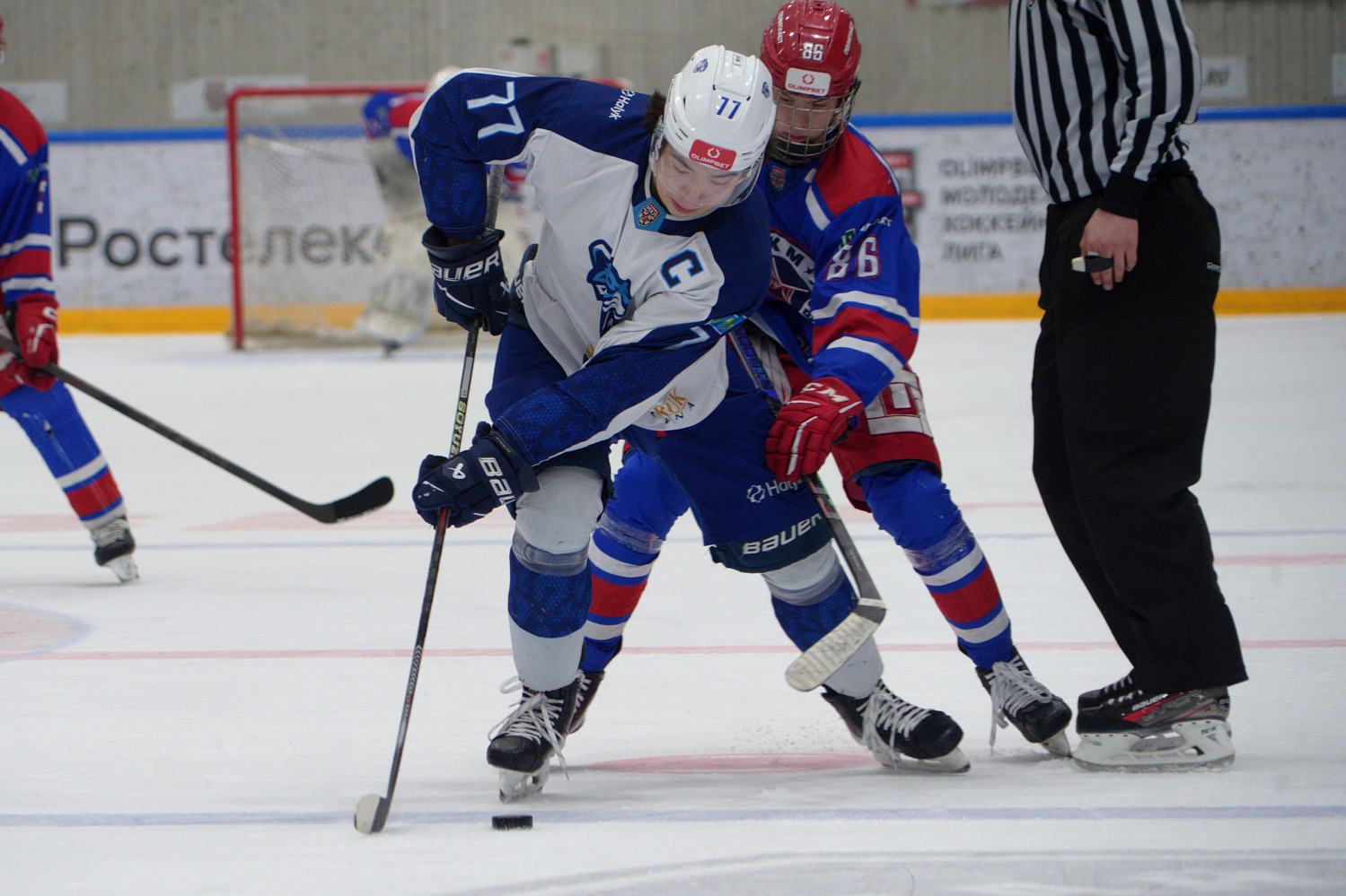 Snezhnye Barsy fall short against Novomoskovsk.