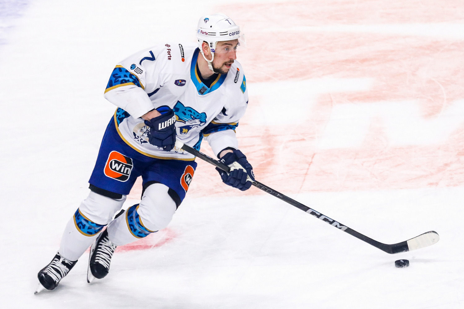 Anton Burdasov Reaches 800 KHL Games