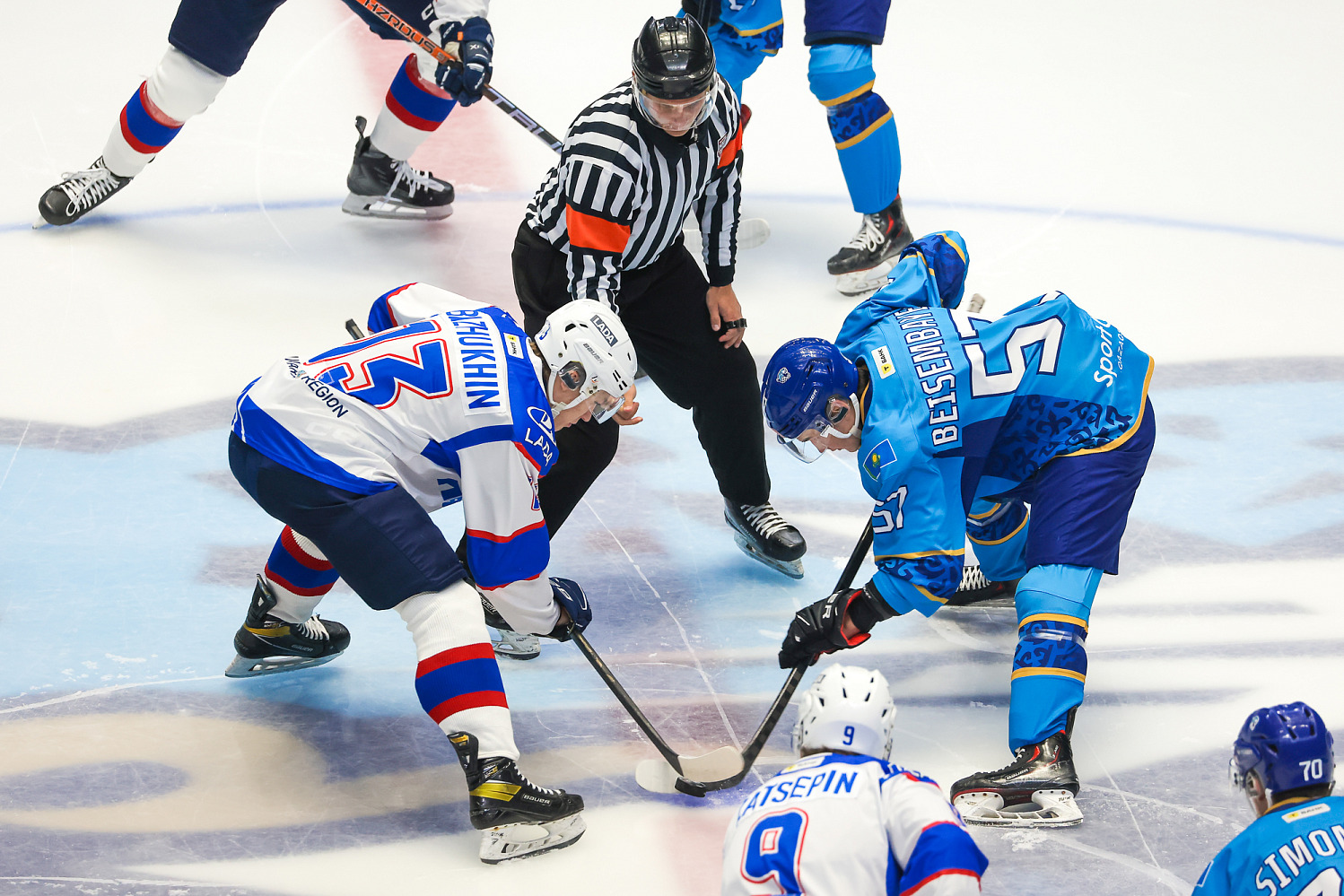 Snezhnye Barsy Suffer Defeat in First Home Game